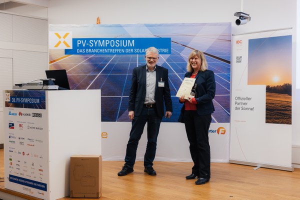 Ausgezeichnet: 1. Platz bei Posterwettbewerb für Photovoltaik-Forscherin des HI ERN