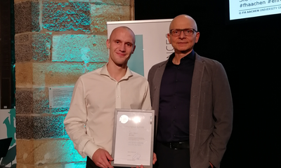 Leon Brinke mit Ehrenplakette der FH Aachen ausgezeichnet